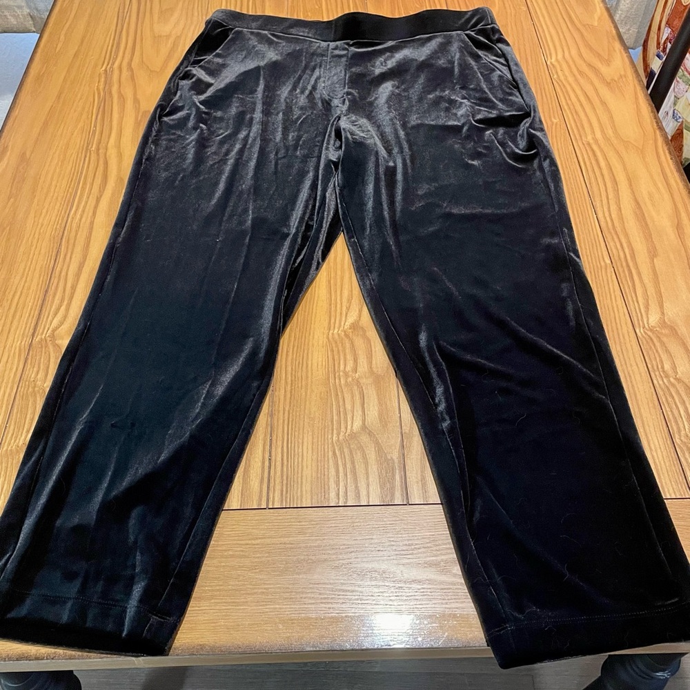 NWT Loft Black Velvet Straight Leg Ankle Pants- Size- Large
